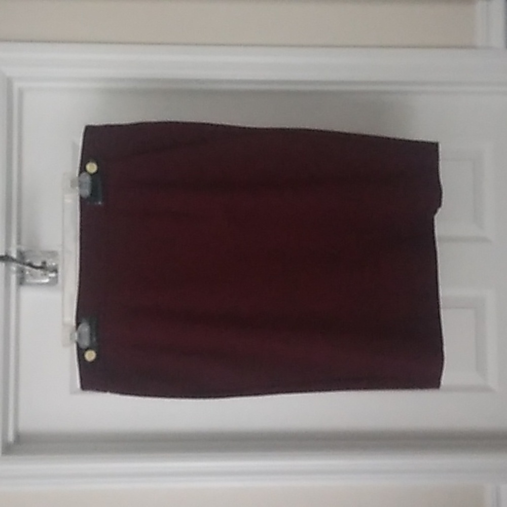 Anne Klein skirt Burgundy L